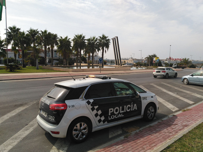 Detenido por robar en el interior de varios vehículos en la Rambla de los Álamos de Motril